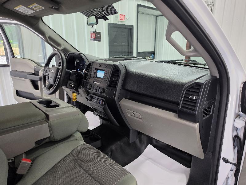 Ford F-150 2WD Reg Cab 122.5" XL 2018