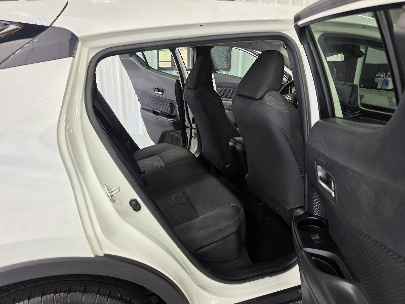 Toyota C-HR LE FWD (Natl) 2021