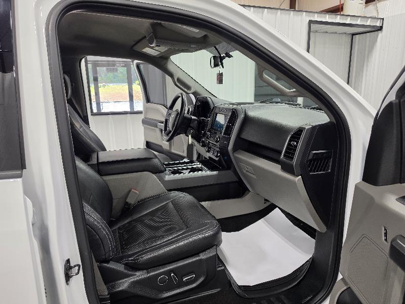 Ford F-150 4WD SuperCrew 145" XLT 2018