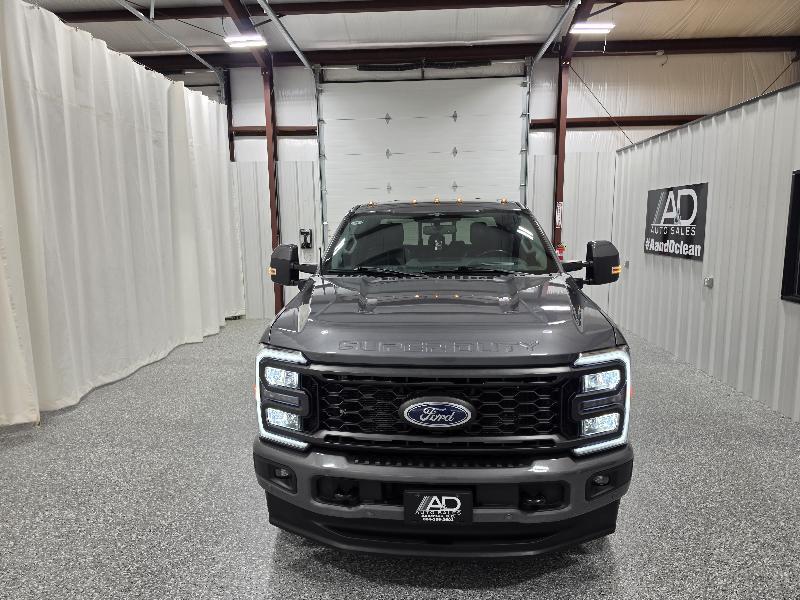 Ford Super Duty F-250 SRW Lariat 4WD Crew Cab 6.75' Box 2023