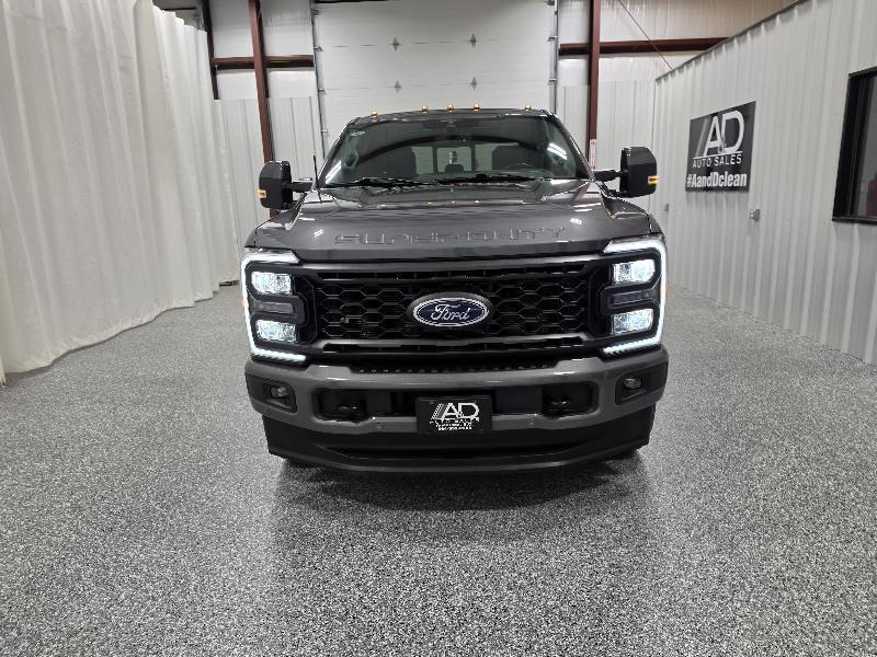 Ford Super Duty F-250 SRW Lariat 4WD Crew Cab 6.75' Box 2023