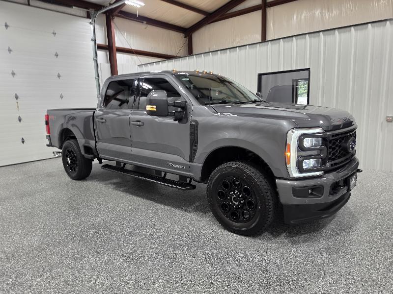 Ford Super Duty F-250 SRW Lariat 4WD Crew Cab 6.75' Box 2023