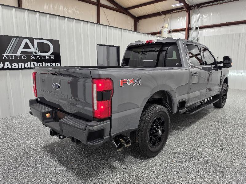 Ford Super Duty F-250 SRW Lariat 4WD Crew Cab 6.75' Box 2023