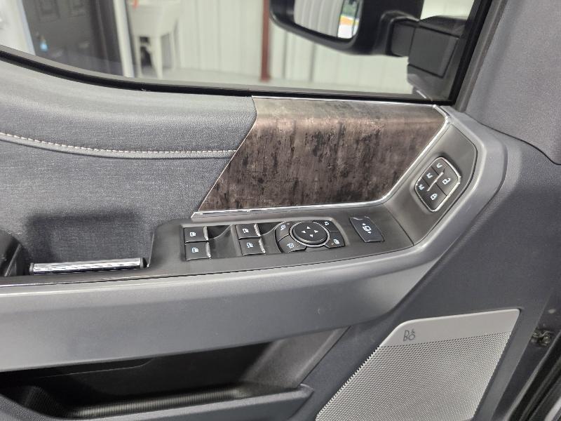Ford Super Duty F-250 SRW Lariat 4WD Crew Cab 6.75' Box 2023