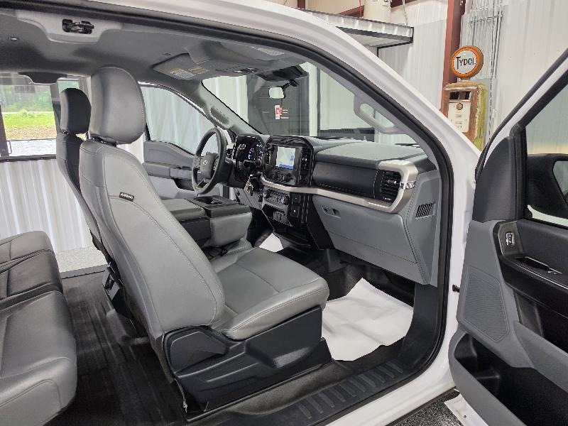 Ford F-150 2WD SuperCab 145" XL 2021