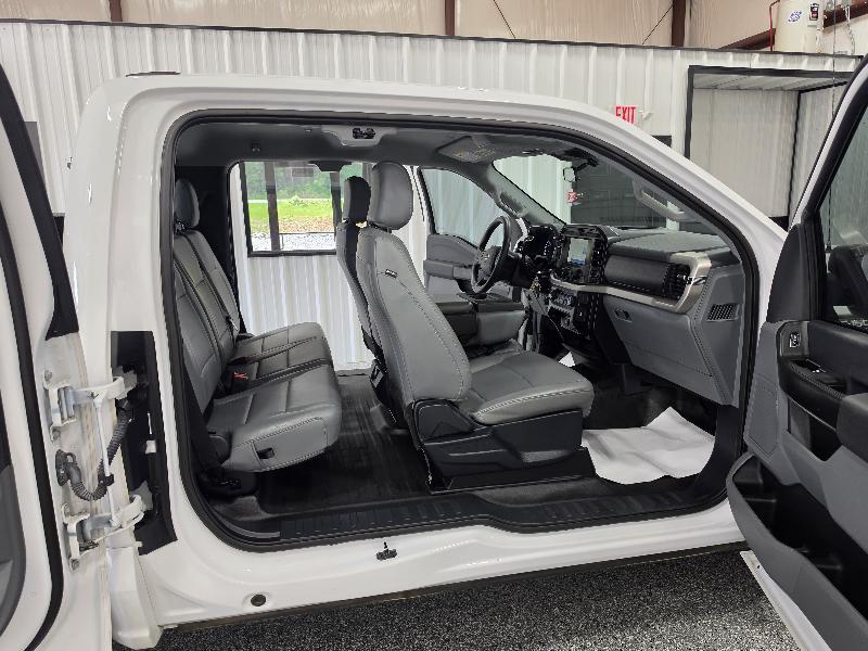 Ford F-150 2WD SuperCab 145" XL 2021