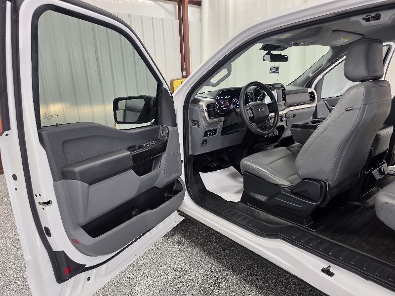 Ford F-150 2WD SuperCab 145" XL 2021
