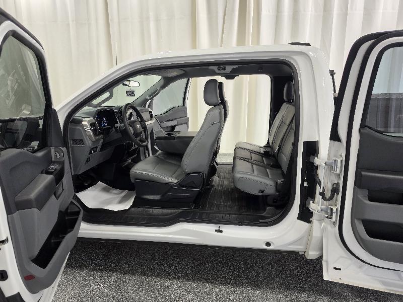 Ford F-150 2WD SuperCab 145" XL 2021