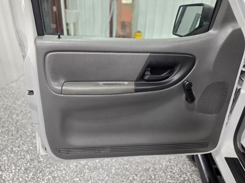 Mazda B-Series 2WD Truck Reg Cab 112" WB 2.3L Man 2006