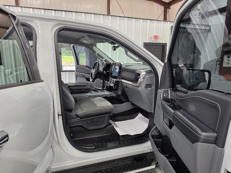 Ford F-150 4WD SuperCrew 145" XLT 2023