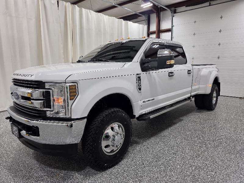 Ford Super Duty F-350 DRW Crew Cab 176" WB XLT 4WD 2018