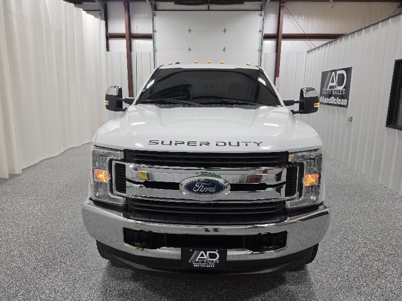 Ford Super Duty F-350 DRW Crew Cab 176" WB XLT 4WD 2018