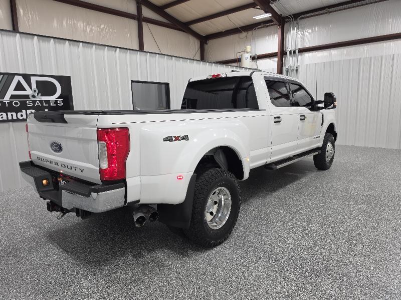 Ford Super Duty F-350 DRW Crew Cab 176" WB XLT 4WD 2018