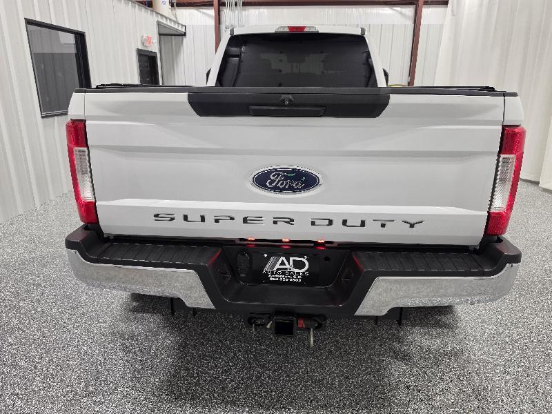 Ford Super Duty F-350 DRW Crew Cab 176" WB XLT 4WD 2018