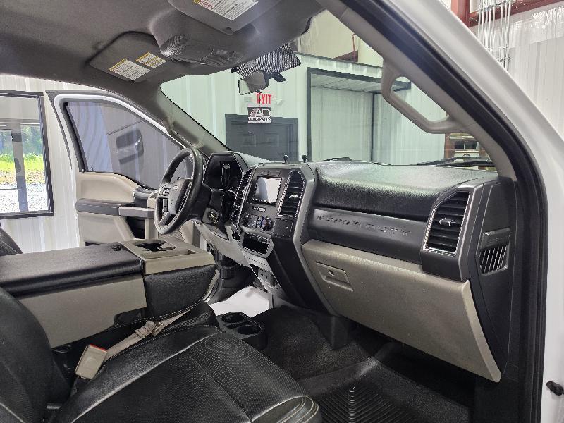 Ford Super Duty F-350 DRW Crew Cab 176" WB XLT 4WD 2018