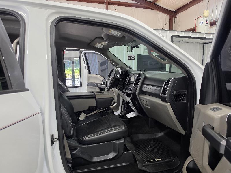 Ford Super Duty F-350 DRW Crew Cab 176" WB XLT 4WD 2018