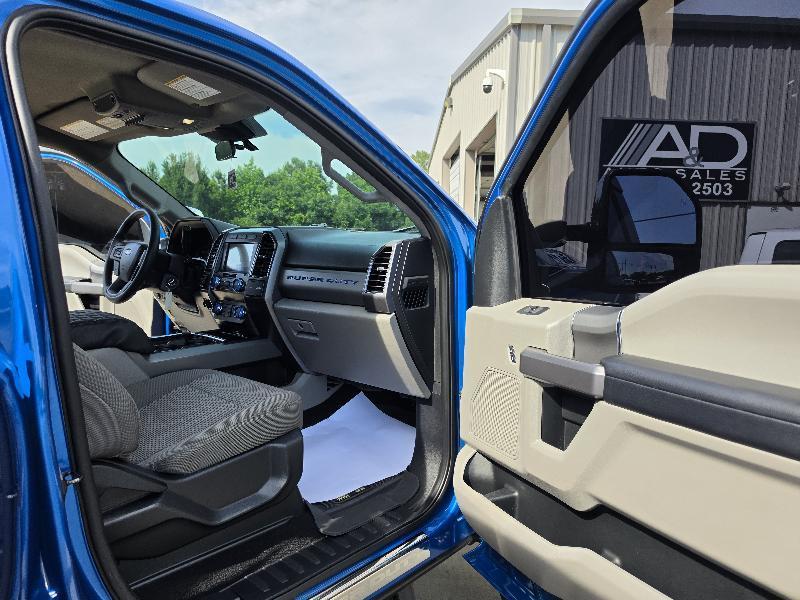 Ford F-250 HD Crew Cab 4dr 152.2" WB 4WD 2020