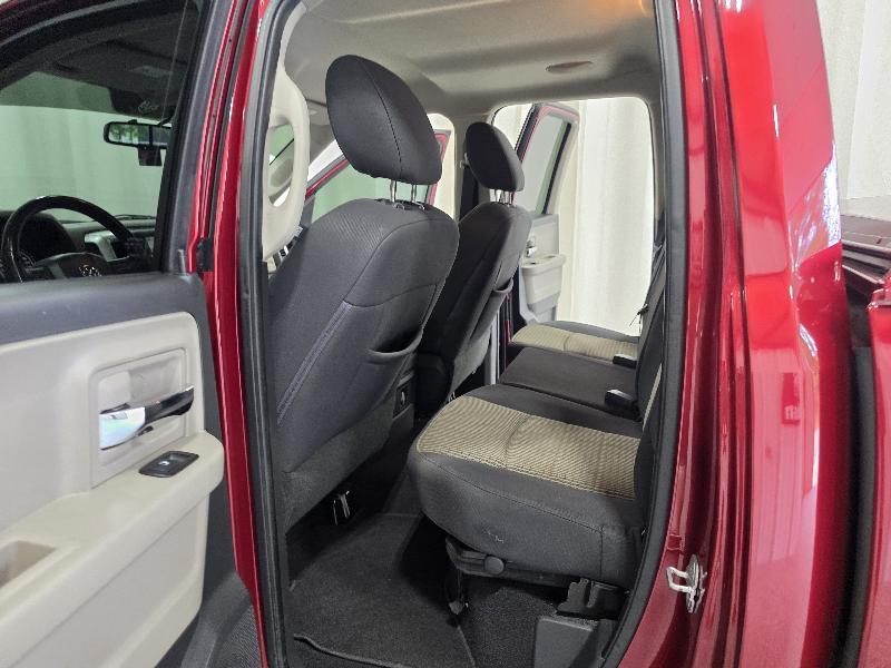 RAM 1500 2WD Quad Cab 140.5" Big Horn 2012