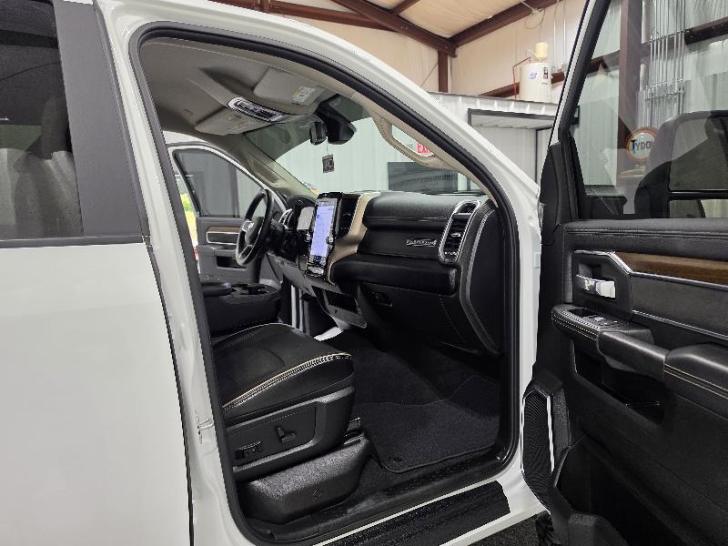 RAM 2500 Laramie 4x4 Crew Cab 6'4" Box 2024