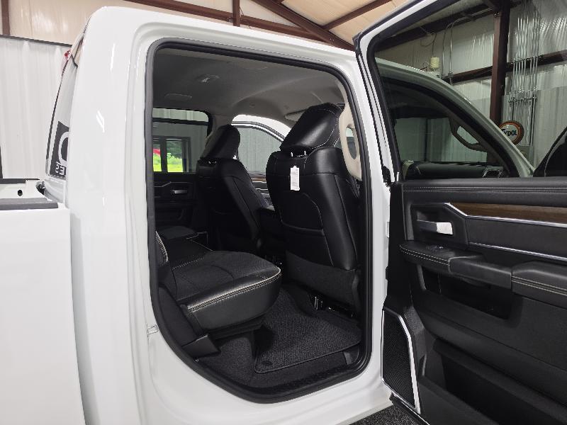 RAM 2500 Laramie 4x4 Crew Cab 6'4" Box 2024