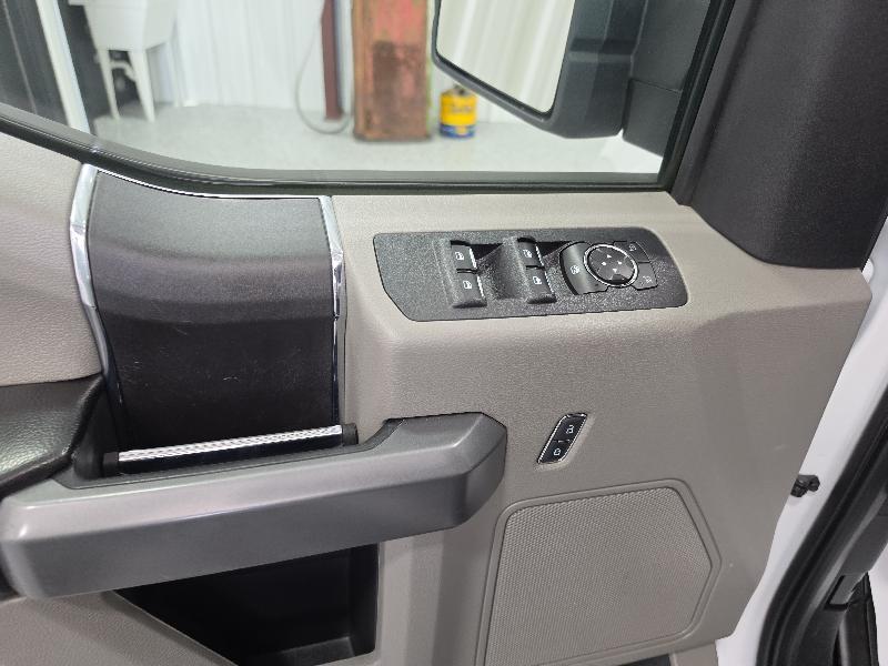 Ford F-150 Lariat 2WD SuperCab 8' Box 2019