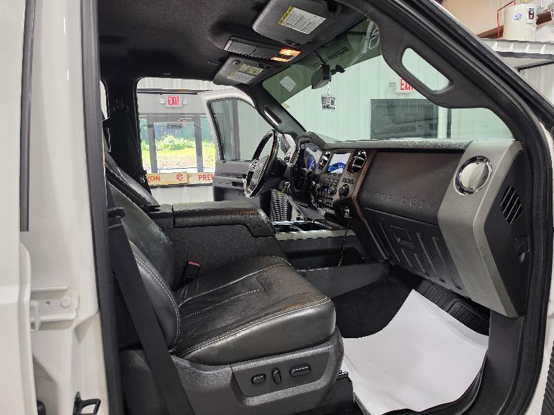 Ford Super Duty F-350 SRW Crew Cab 156" Lariat 4WD 2011