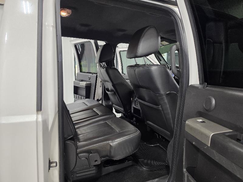 Ford Super Duty F-350 SRW Crew Cab 156" Lariat 4WD 2011