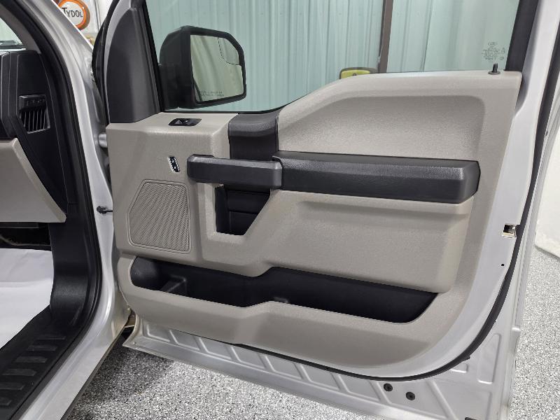 Ford F-150 2WD Reg Cab 122.5" XL 2018