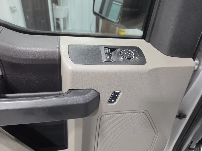 Ford F-150 2WD Reg Cab 122.5" XL 2018