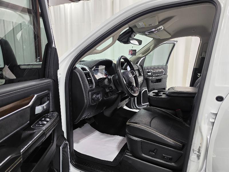 RAM 2500 Laramie 4x4 Crew Cab 6'4" Box 2024