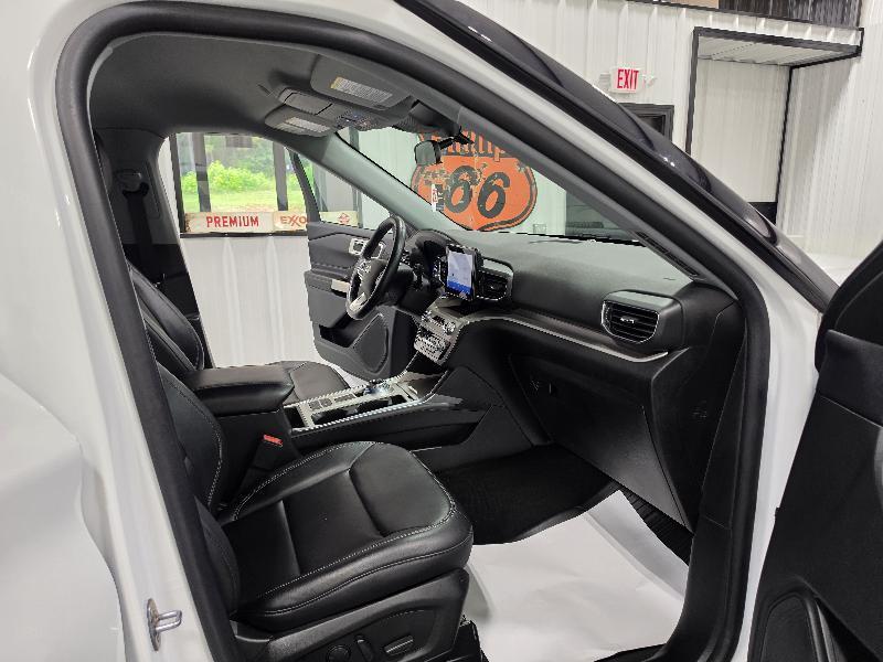 Ford Explorer XLT 4-Door 2WD 2023