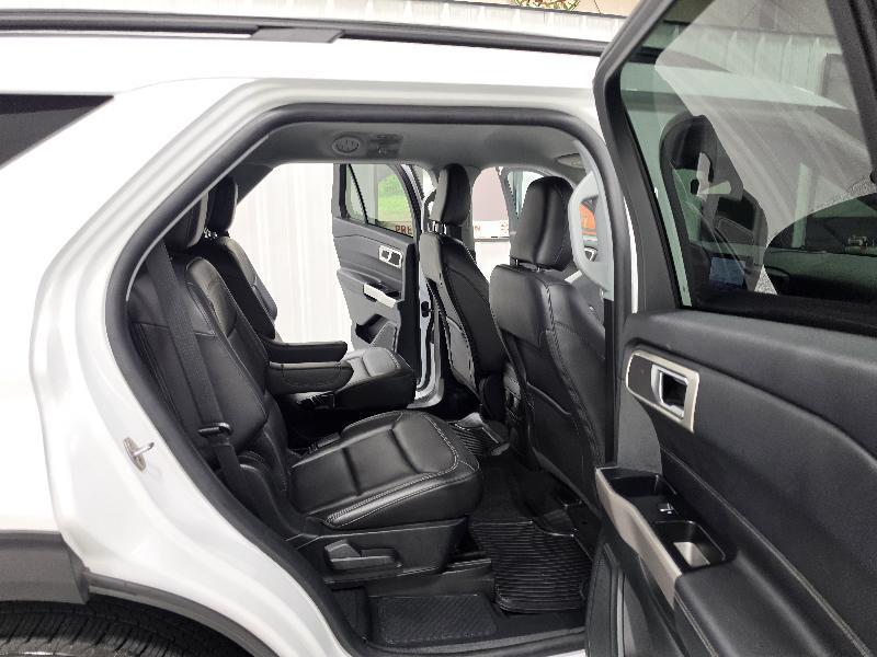 Ford Explorer XLT 4-Door 2WD 2023