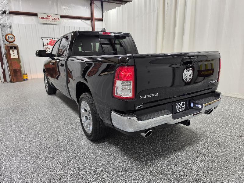 RAM 1500 Big Horn 4x4 Crew Cab 6'4" Box 2021