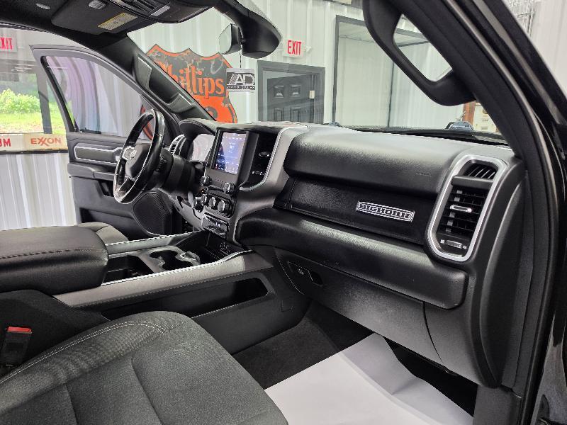 RAM 1500 Big Horn 4x4 Crew Cab 6'4" Box 2021