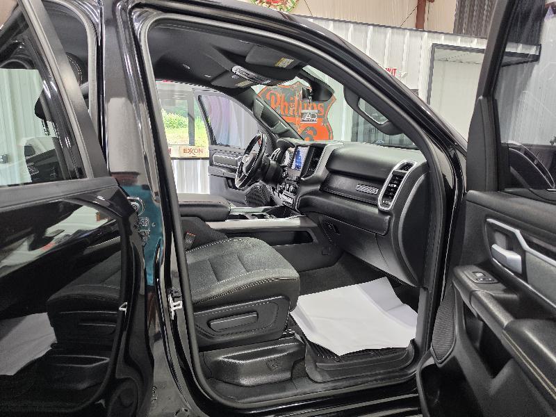 RAM 1500 Big Horn 4x4 Crew Cab 6'4" Box 2021