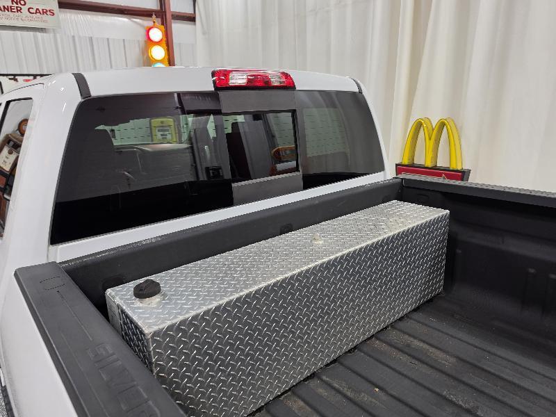 Chevrolet Silverado 3500HD Built After Aug 14 4WD Crew Cab 167.7" High Country 2015