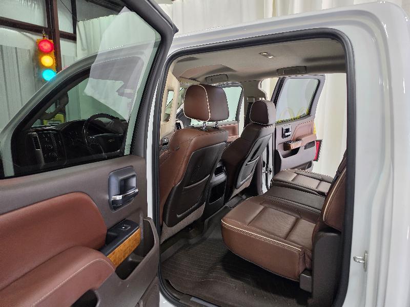 Chevrolet Silverado 3500HD Built After Aug 14 4WD Crew Cab 167.7" High Country 2015