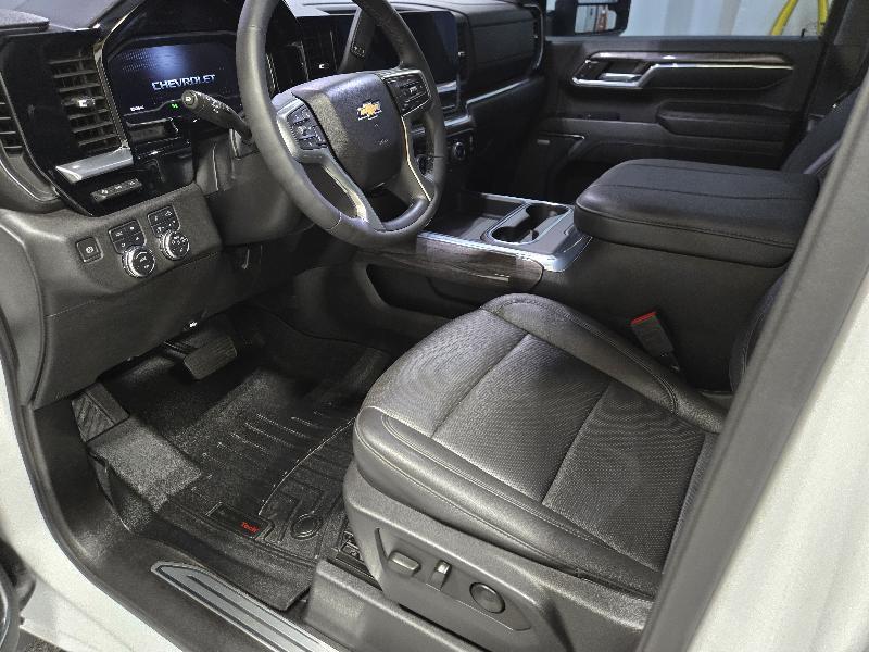 Chevrolet Silverado 3500HD 4WD Crew Cab 172" LTZ 2024