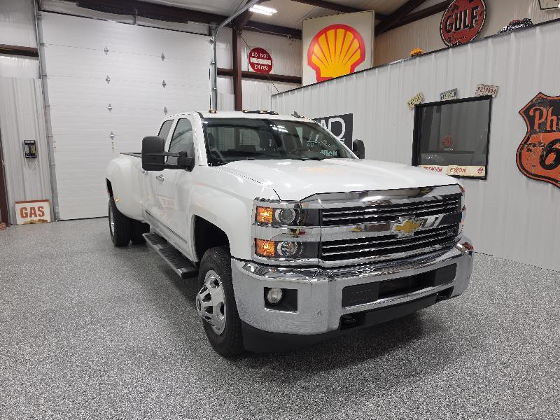 Chevrolet Silverado 3500HD 4WD Double Cab 158.1" LTZ 2015