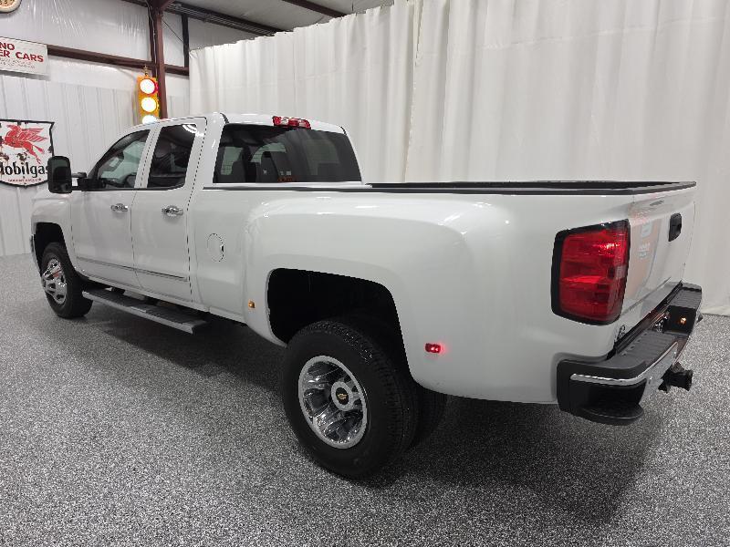 Chevrolet Silverado 3500HD 4WD Double Cab 158.1" LTZ 2015