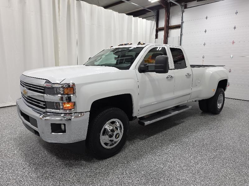 Chevrolet Silverado 3500HD 4WD Double Cab 158.1" LTZ 2015