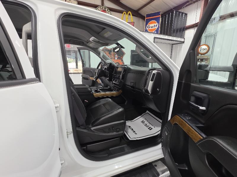 Chevrolet Silverado 3500HD 4WD Double Cab 158.1" LTZ 2015
