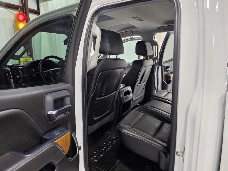 Chevrolet Silverado 3500HD 4WD Double Cab 158.1" LTZ 2015