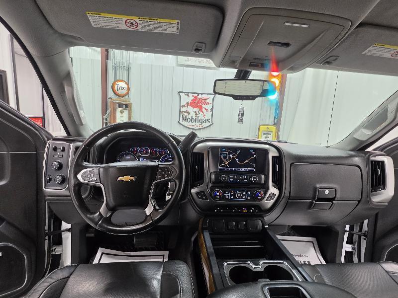 Chevrolet Silverado 3500HD 4WD Double Cab 158.1" LTZ 2015