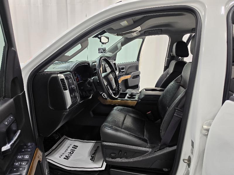 Chevrolet Silverado 3500HD 4WD Double Cab 158.1" LTZ 2015