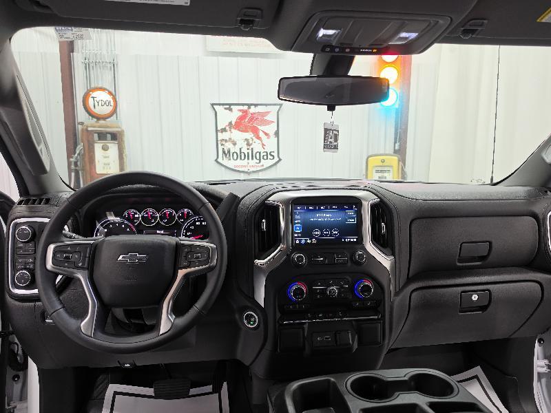 Chevrolet Silverado 1500 LTD 4WD Crew Cab 147" RST 2022