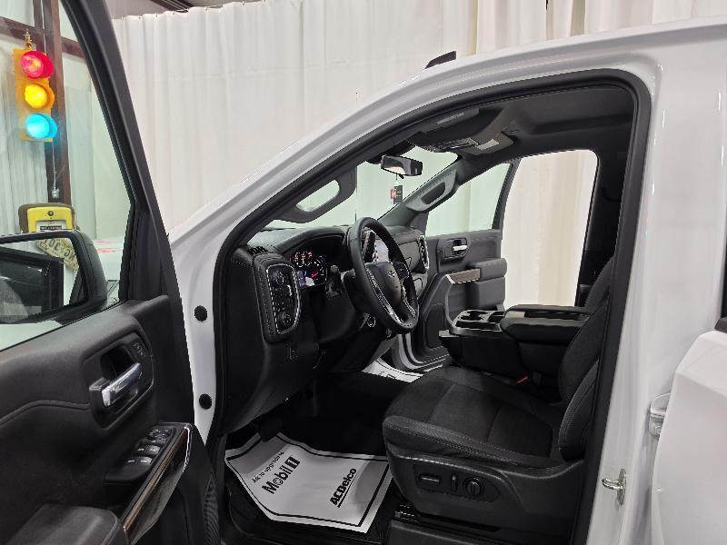 Chevrolet Silverado 1500 LTD 4WD Crew Cab 147" RST 2022