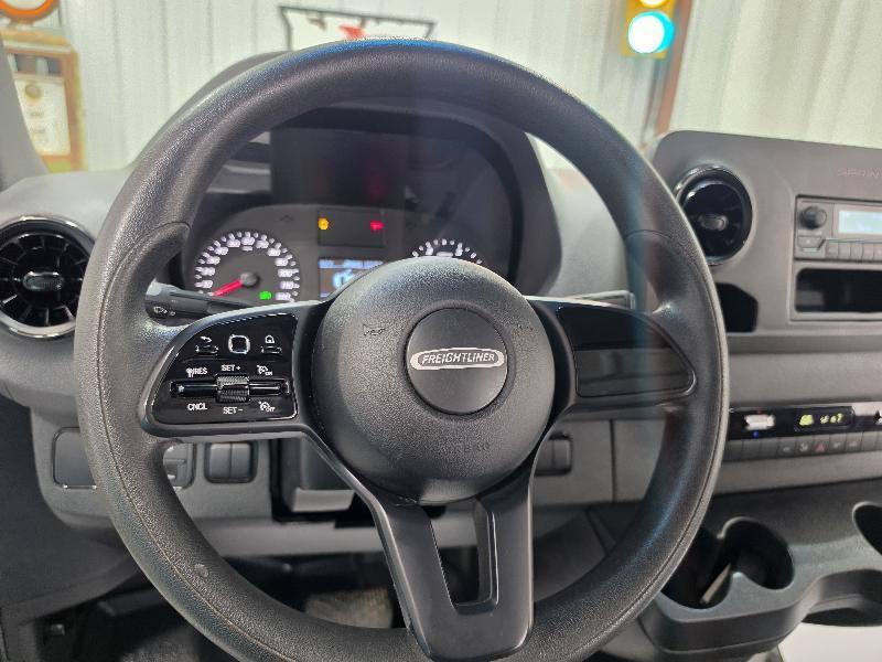 Freightliner Sprinter Van 2500 High Roof V6 170" RWD 2020
