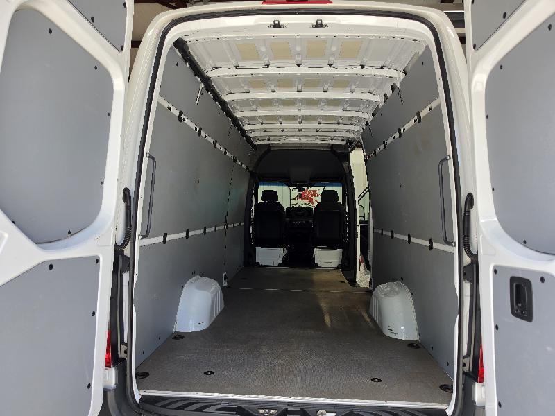 Freightliner Sprinter Van 2500 High Roof V6 170" RWD 2020