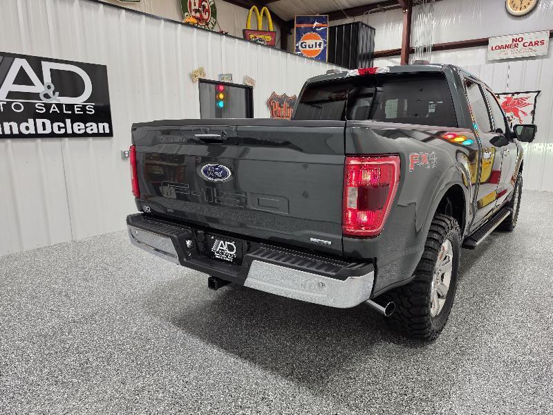 Ford F-150 4WD SuperCrew 139" XLT 2021